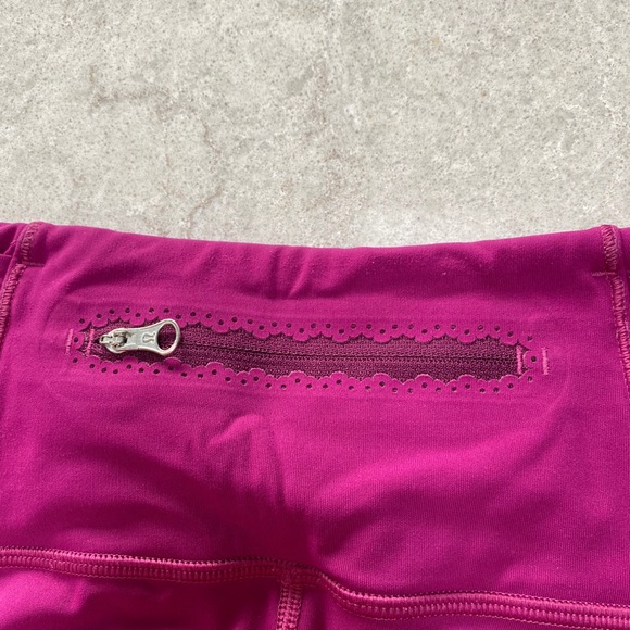 Lululemon Fast Times 17" Crop in Deep Fushia - Picture 15 of 16